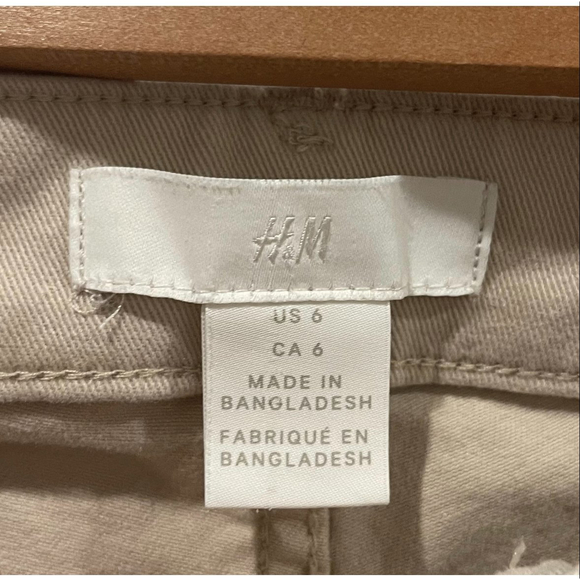 H&M Beige Mini Shorts - Picture 2 of 3